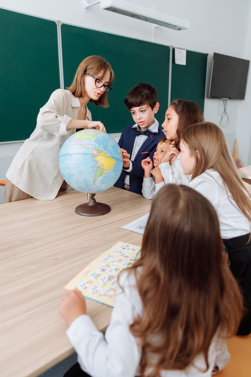teacher discussing her lesson about geography